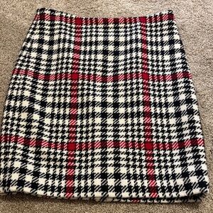 Talbots Black and Red Houndstooth Mini Skirt, NWOT, size 4